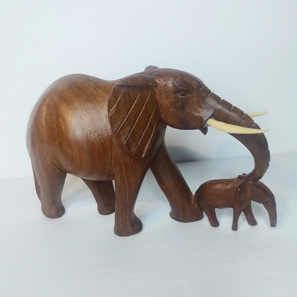 Vtg Hand Carved Wooden Mother Elephant And Calf